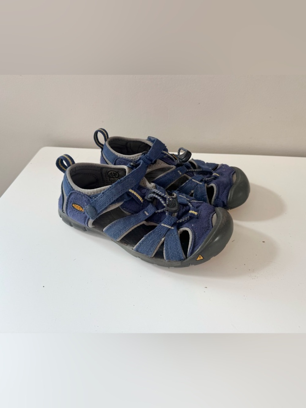 KEEN Newport Sz 2 Boys Sandals Blue Hiking Waterproof Sport Sandals